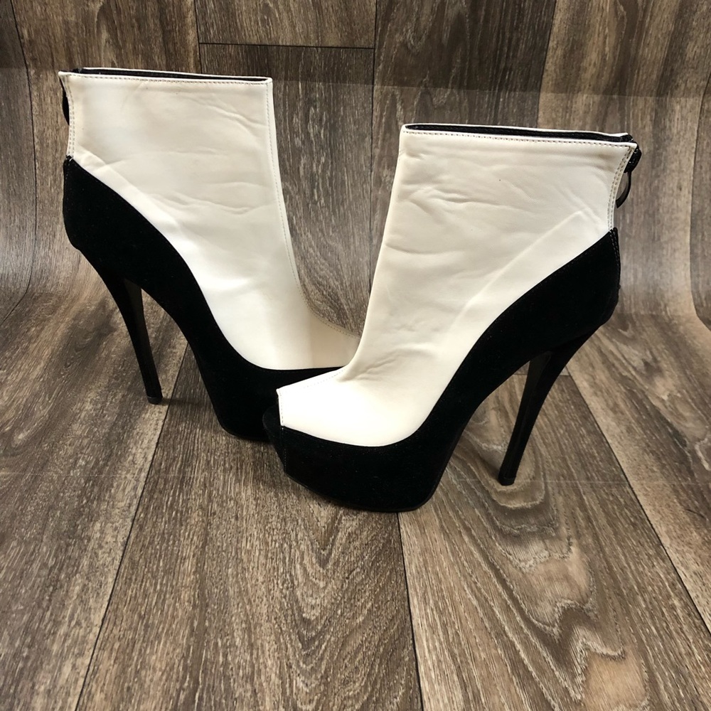 6” Color block b&w suede/leather peep toe bootie